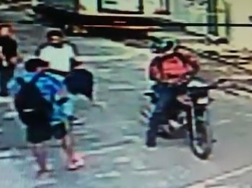 Instant Justice When an Assassins Gun Drops... Gets Owned