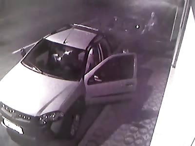 Robber Killed By Police During Robbery.