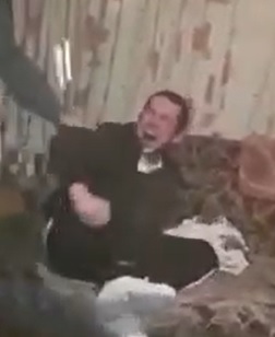 Thief Screams for Help as He's Beaten with Wrenches and Bats