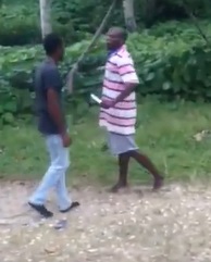 1 on 1 Machete Battle Ends with One Winner