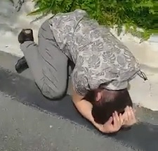 Taxi Driver Beats Customer for Not Paying Bill