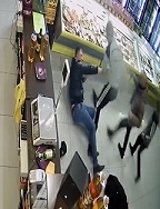 Gang Fight Breaks Out With OE 800 on the Counter