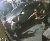 Dude Unleashes Hell on Rival with a Machete 