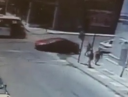 Pedestrian Ragdolled in Crazy Accident