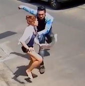 Pretty Girl Chased and Stabbed by Boyfriend