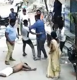 Sneaky Dude Kills Man in Blue with Knife to Liver.