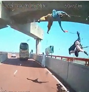 Ultimate Ragdoll Accident on Bridge..