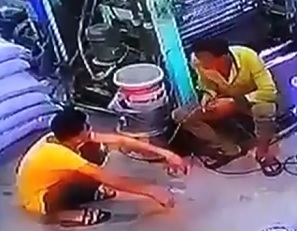 Final Destination Work Accident... ZAPPPPP