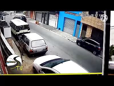 Police Officer Shoot Running Bank Robber from Behind