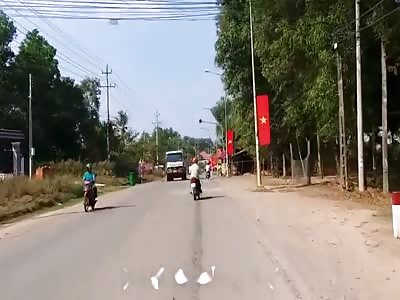 SPECTACULAR MOTORCYCLE COLLISION