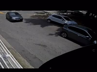 Bandits are machine-gunned 