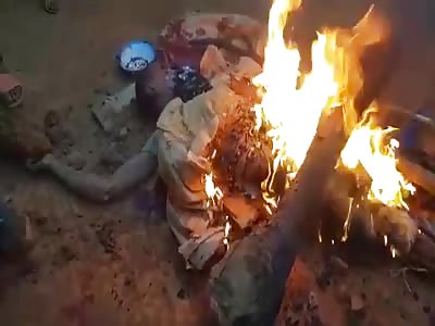 POLICE OFFICER SET ON FIRE BY MOB IN CONGO