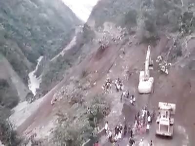 Alud bury 15 people in Bolivia