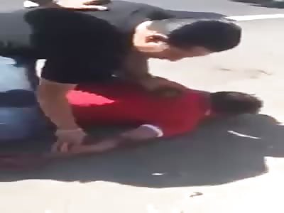 THIEVES BEATEN AND DISARM BY BUS PASSENGERS