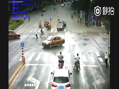 CHILD FALLS OUT OF MOVING VAN 