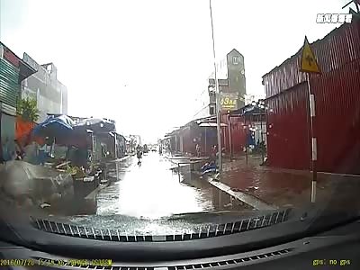 AMAZING: TWISTER CAUSES HAVOC 