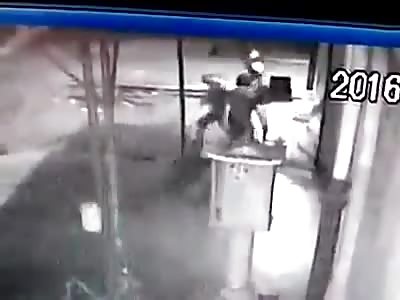 MAN BRUTALLY ATTACKED WITH MACHETE BLOWS