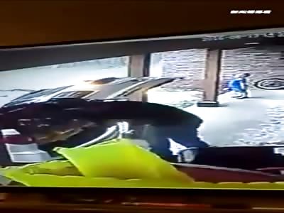 FAMILY INJURED IN LIGHTNING STRIKE