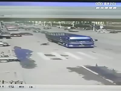 SUICIDE: CANCER PATIENT JUMPS  UNDERNEATH  TRUCK WHEELS - HEAD EXPLODES