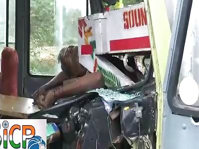 MAS WAS CRUSHED AND STUCK BETWEEN TRUCK AND VAN 