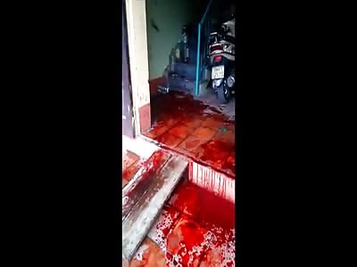 BIZARRE: AFTER CAUSE TWO ACCIDENTS, FLED MAN COMMITED SUICIDE CUTTING THE PULSES