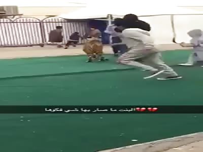 TIGER ATTACKS LITTLE GIRL