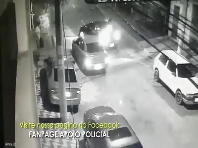 TWO POLICE OFFICERS VERSUS FIVE BANDITS: THREE DEAD MARGINALS