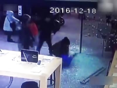 GLASS DOOR SHATTERED INTO PIECES, CHILD INJURED