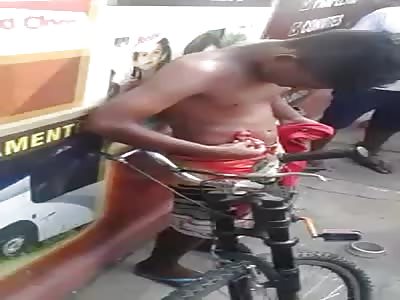 SHORT VIDEO OF WHINER THIEF THAT WAS STABBED BY WOMAN VICTIM