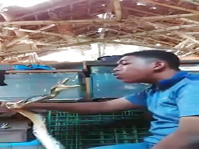 THE IDIOT AND THE SNAKE(FULL VIDEO)