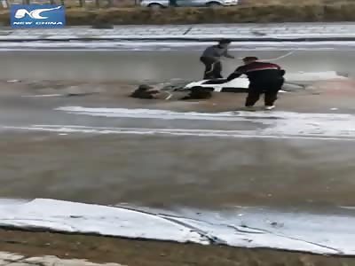 MAN TRAPPED IN CAR THAT FELL INTO ICY RIVER, SAVE BY VILLAGERS