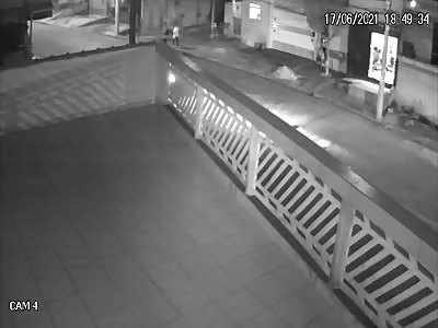 MOTHER DIES AND DAUGTHER IS INJURED AFTER BEING RUN OVER