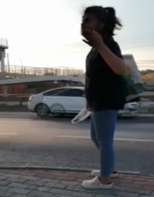 BE CAREFUL WHEN CROSSING THE ROAD