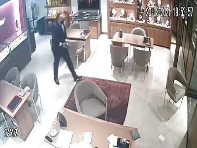 WOMAN SHOT DEAD DURING ROBBERY