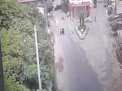 TWO POLICE OFFICERS GUNNED DOWN IN BROAD DAYLIGHT (AFTERMATH INCLUDED)