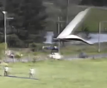 HANG GLIDER FALL FROM SKY