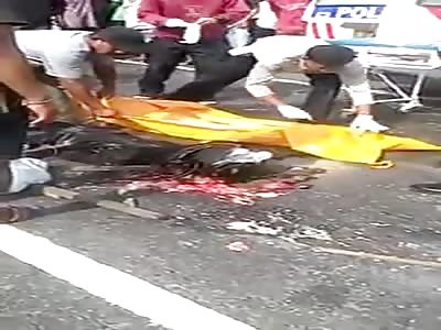 Motociclyst Head Crushed By Truck