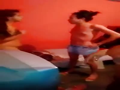 Funny Travestite Fight