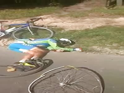 Accident between motorcycle and bicycle dead woman