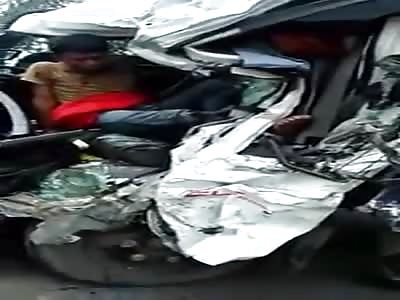 BRUTAL SHOCK BETWEEN TRUCKS