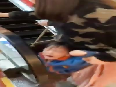 Suicidal Man Jumps to his Death in China Mall