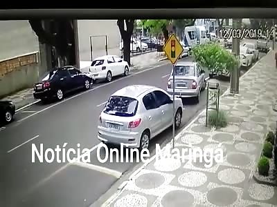 Woman Opens Car Door and Causes Horrible Death!