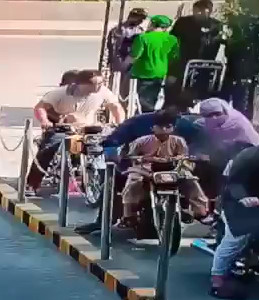 Hitman Executes a Police Officer with Several Headshots