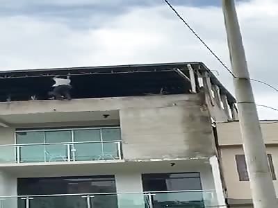 WTF SHOCKING: Man Commits Suicide (Good Camera Man)