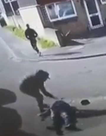 LONDON: Guy Gets Cruelly Stabbed to Death