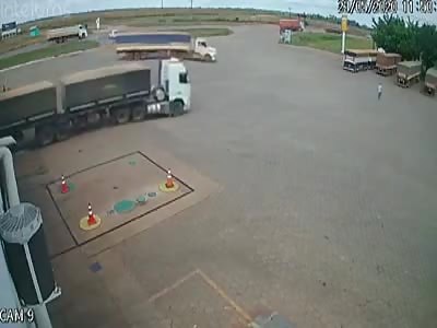 CCTV : accident of MOTORCYCLIST 