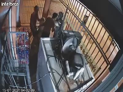 liquor store owner stabbed in assault