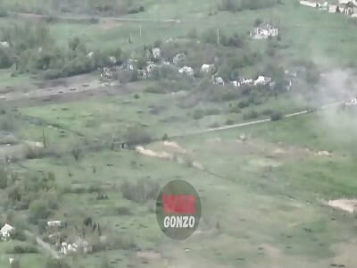 Ukrainian militants flee from the shelling, leaving their dead