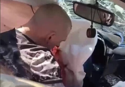 Drunk Russian crushed into pole 