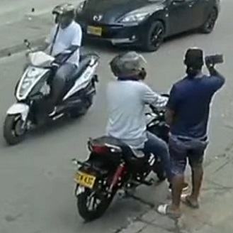 Colombia Sicario Targets Guy on Phone